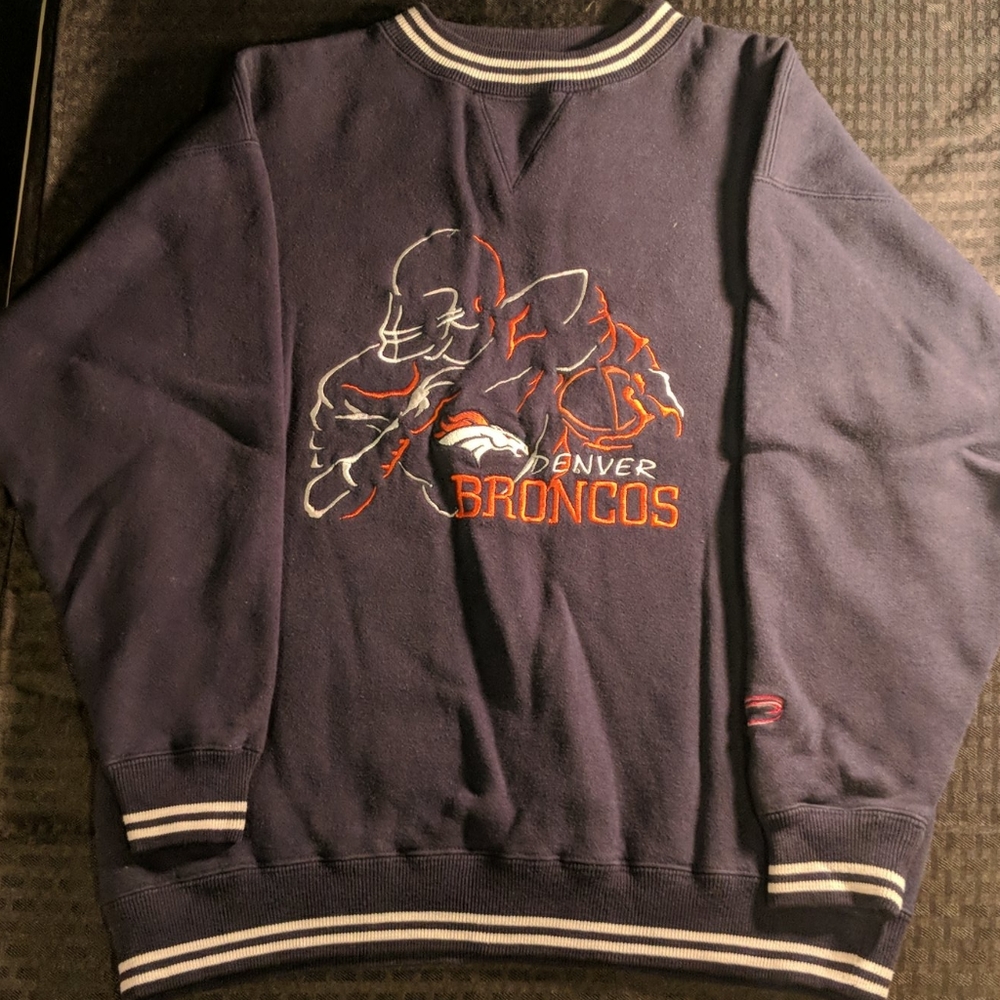 Cadre long sleeve Denver Broncos sweatshirt.